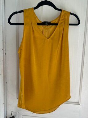 Banana Republic Mustard Yellow Sleeveless Blouse – Size Small – V-Neck Tank Top